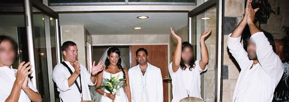 חתן כלה בכניסה מרגשת